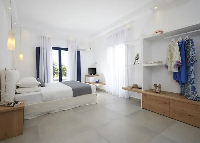 Hideaway 4* Santorini Island