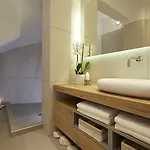 فندق Hideaway 4*