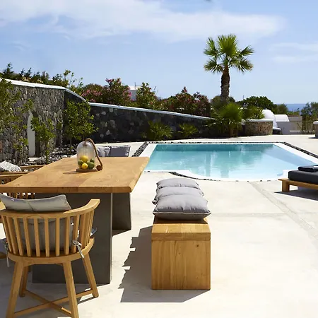 Hideaway Hotel Exo Gialos
