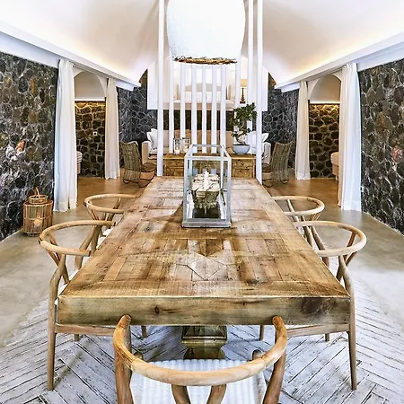 Amor Hideaway Villas 4* Santorini Island