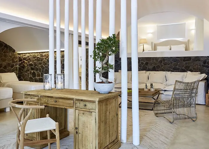 Amor Hideaway Villas 4*